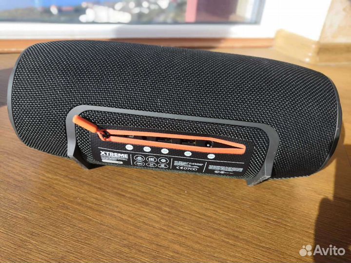 Колонка JBL Xtreme первая версия оригинал, зарядка