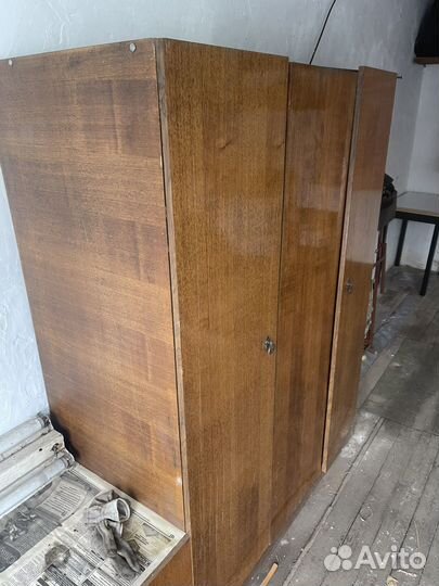 Шкаф и тумба сверху