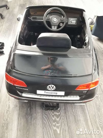 Машинка-беговел пластмассовая