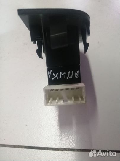 Кнопка стеклоподъемника Epica I (2006–2009)