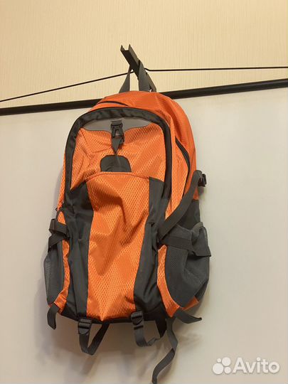 Туристический рюкзак (30 литров)