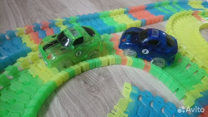 Гибкий трек с машинками