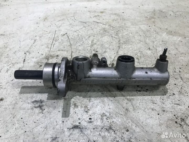 Цилиндр тормозной главный Toyota RAV 4