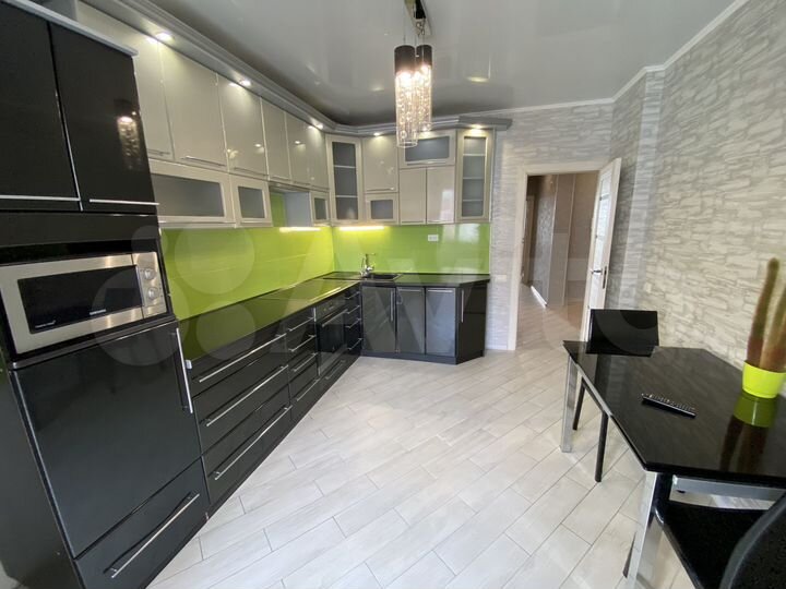 2-к. квартира, 80 м², 13/16 эт.