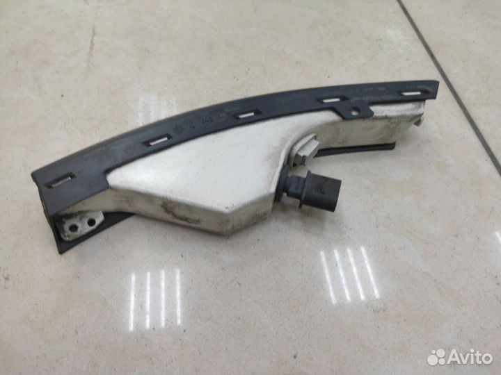 Указатель поворота передний правый Volkswagen