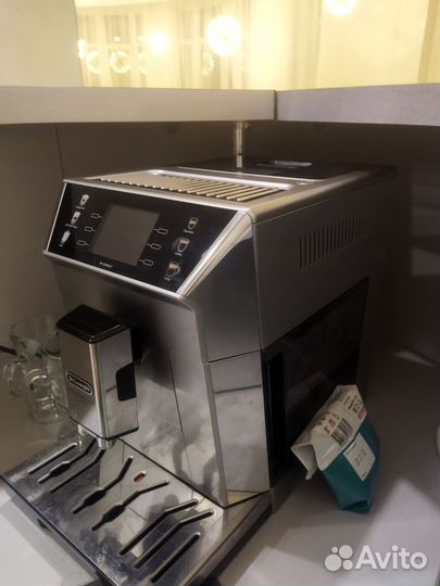 Кофемашина delonghi