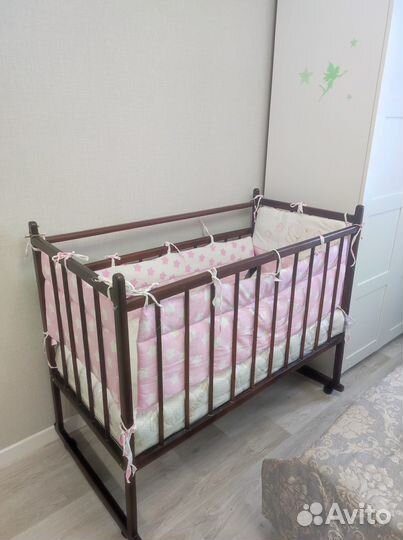 Детская кроватка