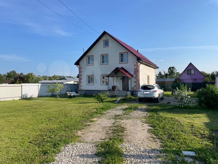 Дом 205,3 м² на участке 9,9 сот.