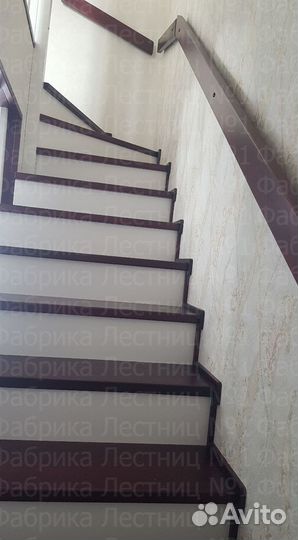 Лестница на металлическом каркасе