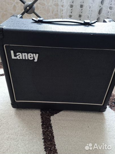 Гитарный комбоусилитель