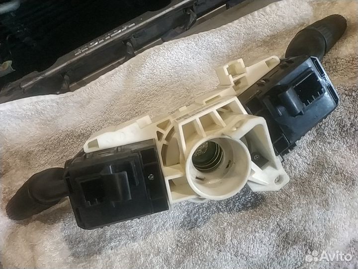 Подрулевой переключатель Honda cr-v 2011 год