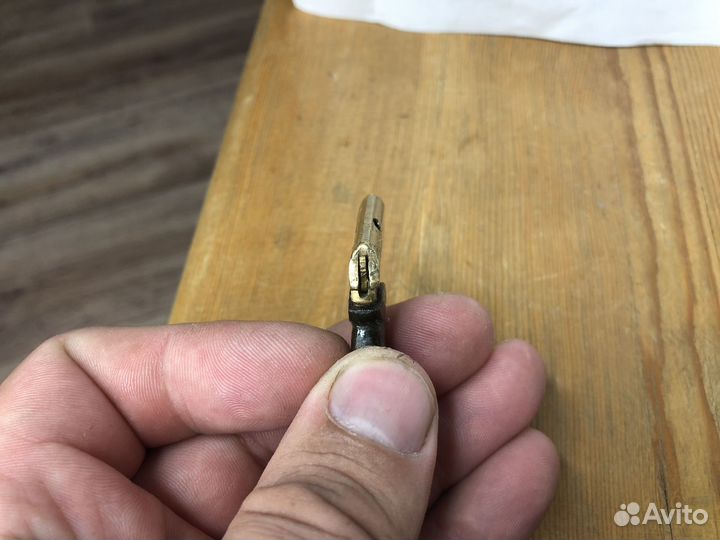 Брелок пистолетик