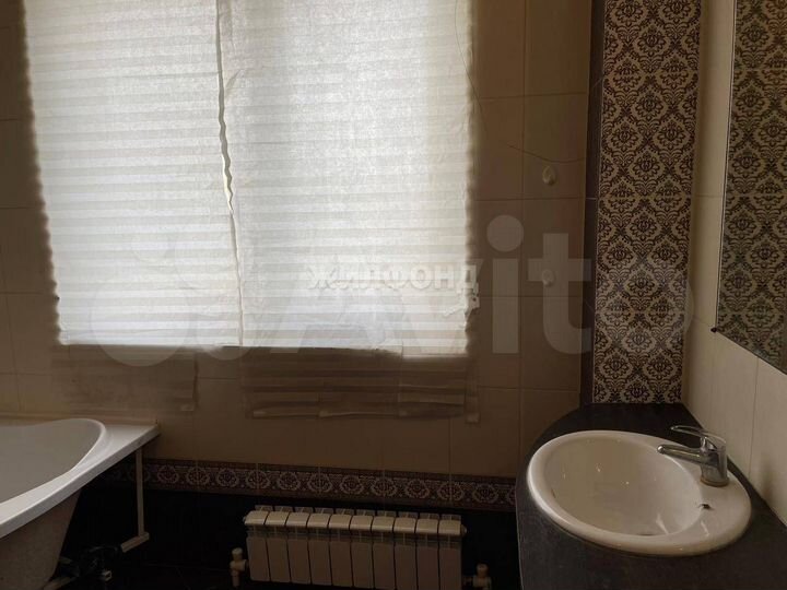 Коттедж 240 м² на участке 9,2 сот.