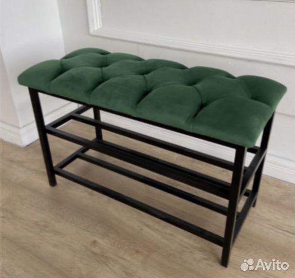 Металлическая банкетка в стиле капитоне