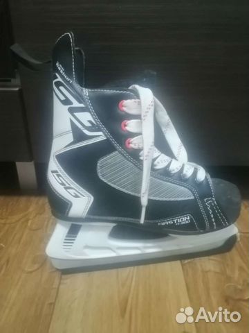 Коньки хоккейные