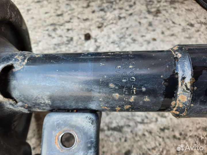 Стойки амортизаторы комплект Mitsubishi 10 x