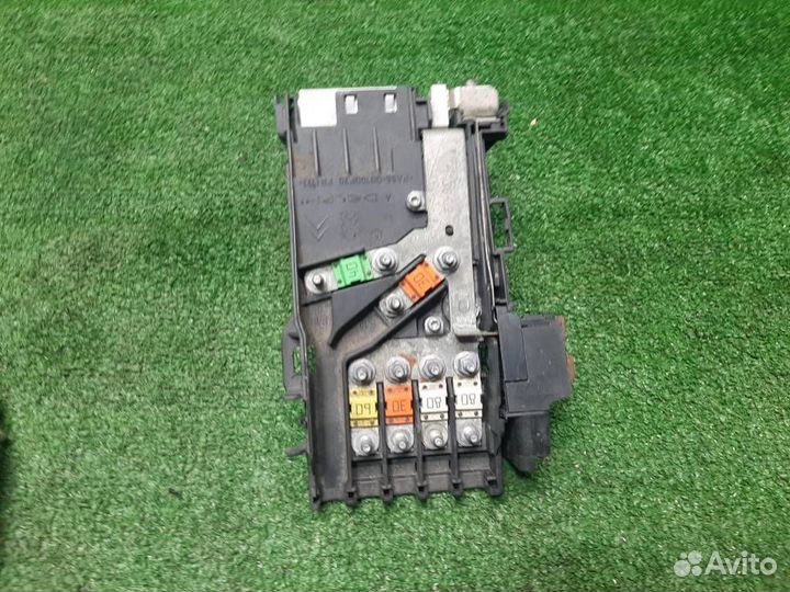 Предохранитель на акб Peugeot 3008 2010