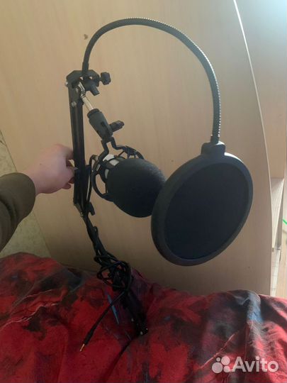 Студийный микрофон