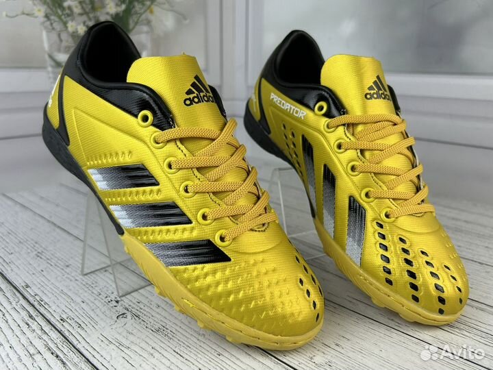 Футбольные бутсы Adidas Predator