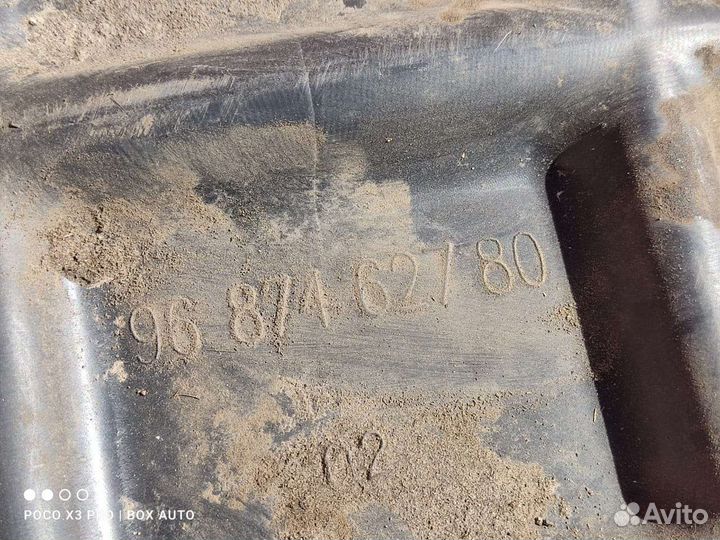 Подкрылок задний правый Ситроен С4 Б7 хэтчбэк