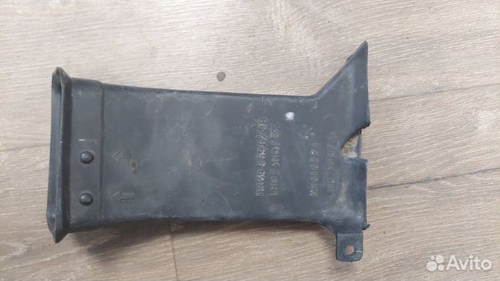 Воздуховод Mitsubishi Pajero 4 3.2D 2007