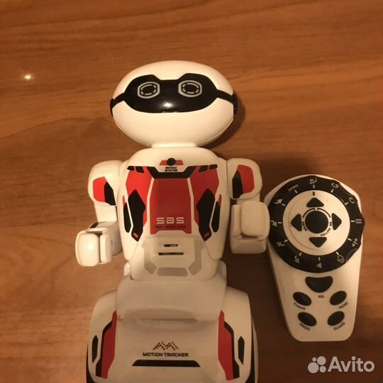 Робот Макробот