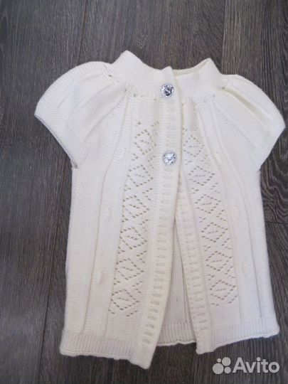 Жилет вязаный