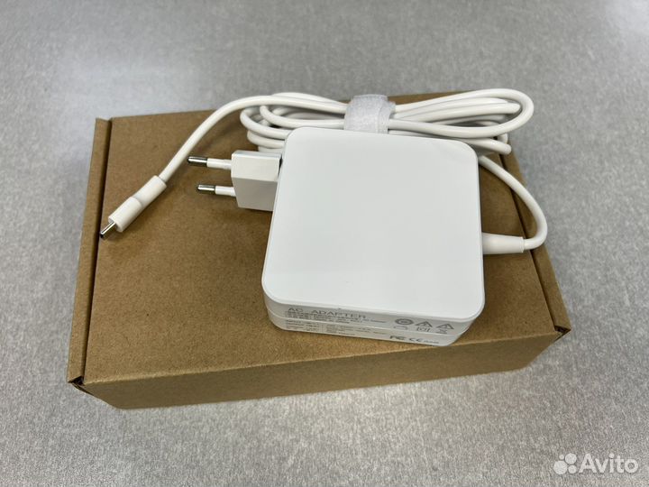 Блок питания для ноутбука 65w type-c белый