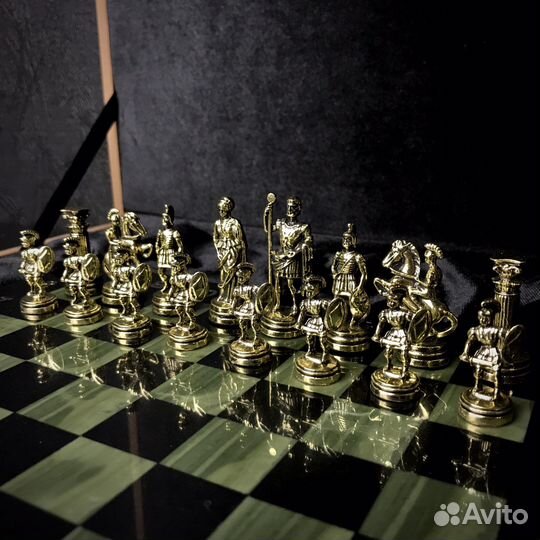 Шахматы (мрамор, металл) в подарочной коробке