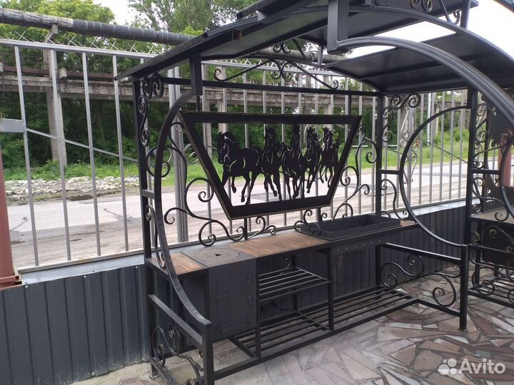 Кованые мангалы с крышей