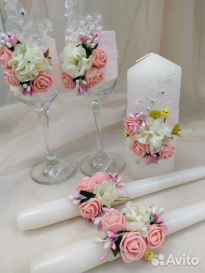 Свадебные фужеры и семейный очаг