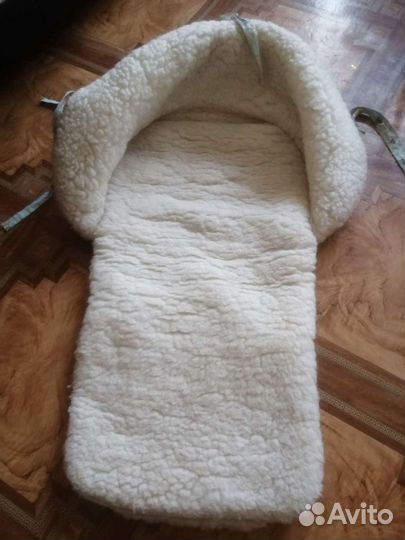 Сани с меховой подушкой