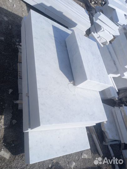 Белый мрамор Коелго