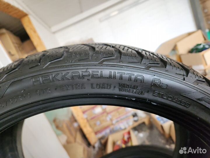 Nokian Tyres Hakkapeliitta R2 255/35 R20 185M