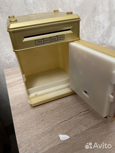 Копилка для денег сейф