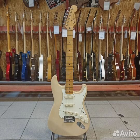 Электрогитара Fender Stratocaster Standard SSS Vin