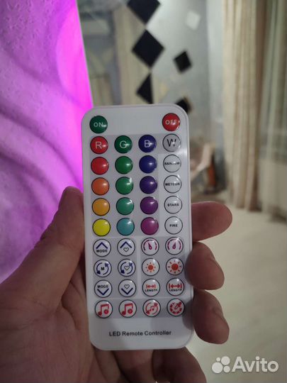 Зеркало с цветной подсветкой