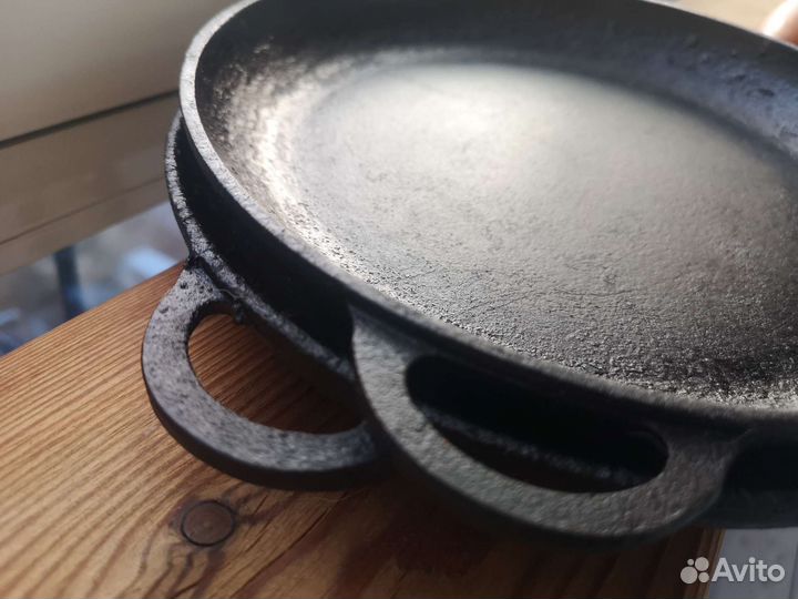 Чугунная сковорода syton