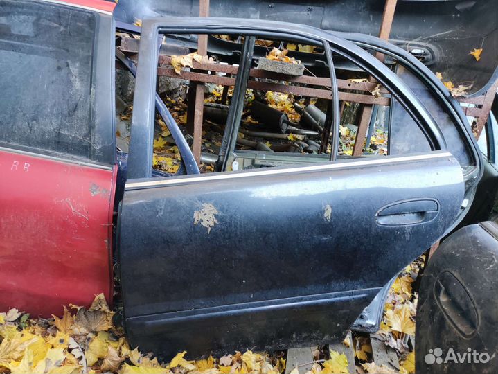 Задняя левая дверь Hyundai sonata 3