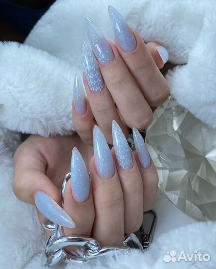 Нужна модель на маникюр