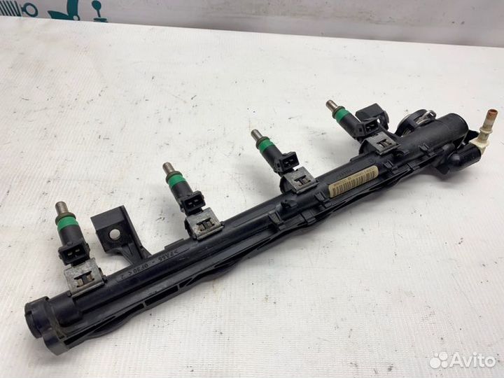 Рампа топливная с форсунками Ford Focus 2 hwda