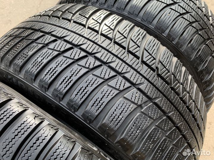 Bridgestone Blizzak LM-001 245/45 R18