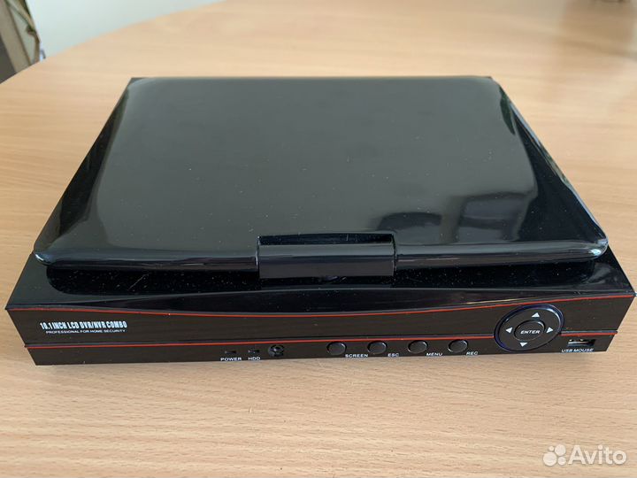 Видеорегистратор с поворотным цветным дисплеем