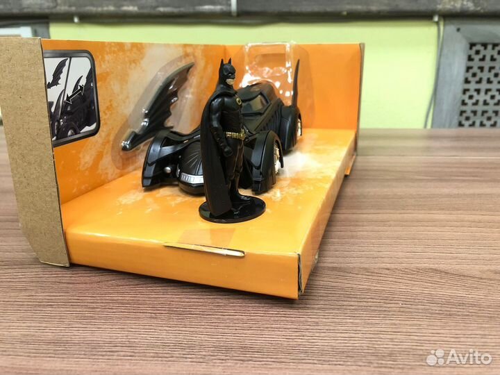 Jada 1/24 Batman & Batmobile