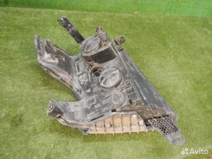 Фара левая Chevrolet Tahoe