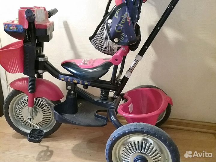 Мотоцикл трехколесный