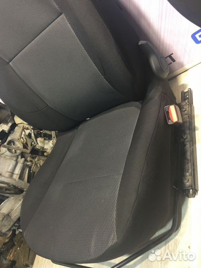 Сиденье кресло переднее Renault logan 2 Лев, Прав