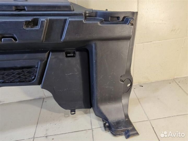 Обшивка багажника правая Land Rover Discovery 4 2