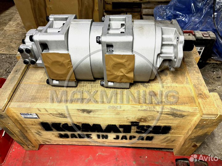 Гидронасос трансмиссии Komatsu 705-56-44090