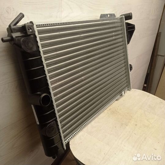 Радиатор охлаждения Opel Vectra A 1.8-2.0 МКПП